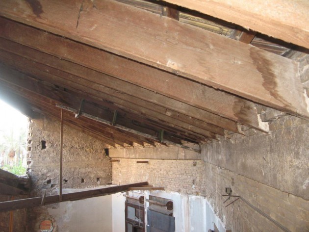. Diferentes elementos de esta madera encontrados en diferentes construcciones de la Comunidad Valenciana.