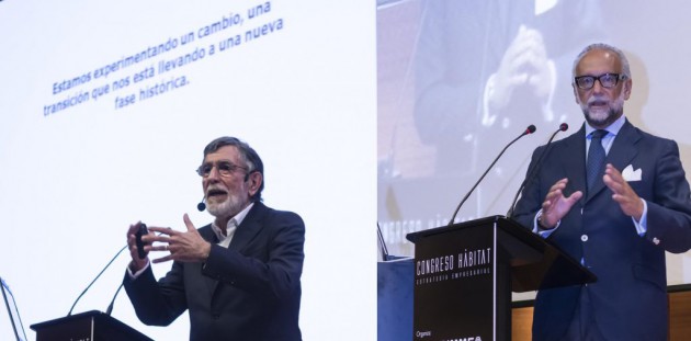 Ismael Quintanilla, dcha., y José María O’Kean, durante sus intervenciones.