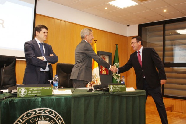 Reconocimiento a D. Salvador Ibáñez, director de la delegación de AENOR INTERNACIONAL en la Comunidad Valenciana.