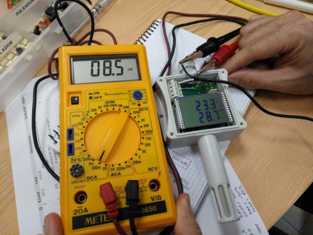 Test de funcionamiento previo, de un sensor de temperatura y humedad.